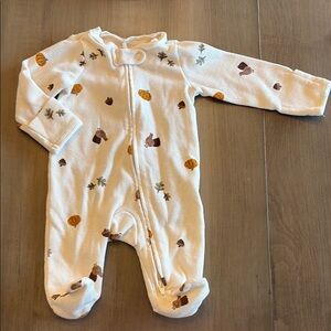 Very Gently Worn Carters Newborn Thanksgiving / Fall Jammies